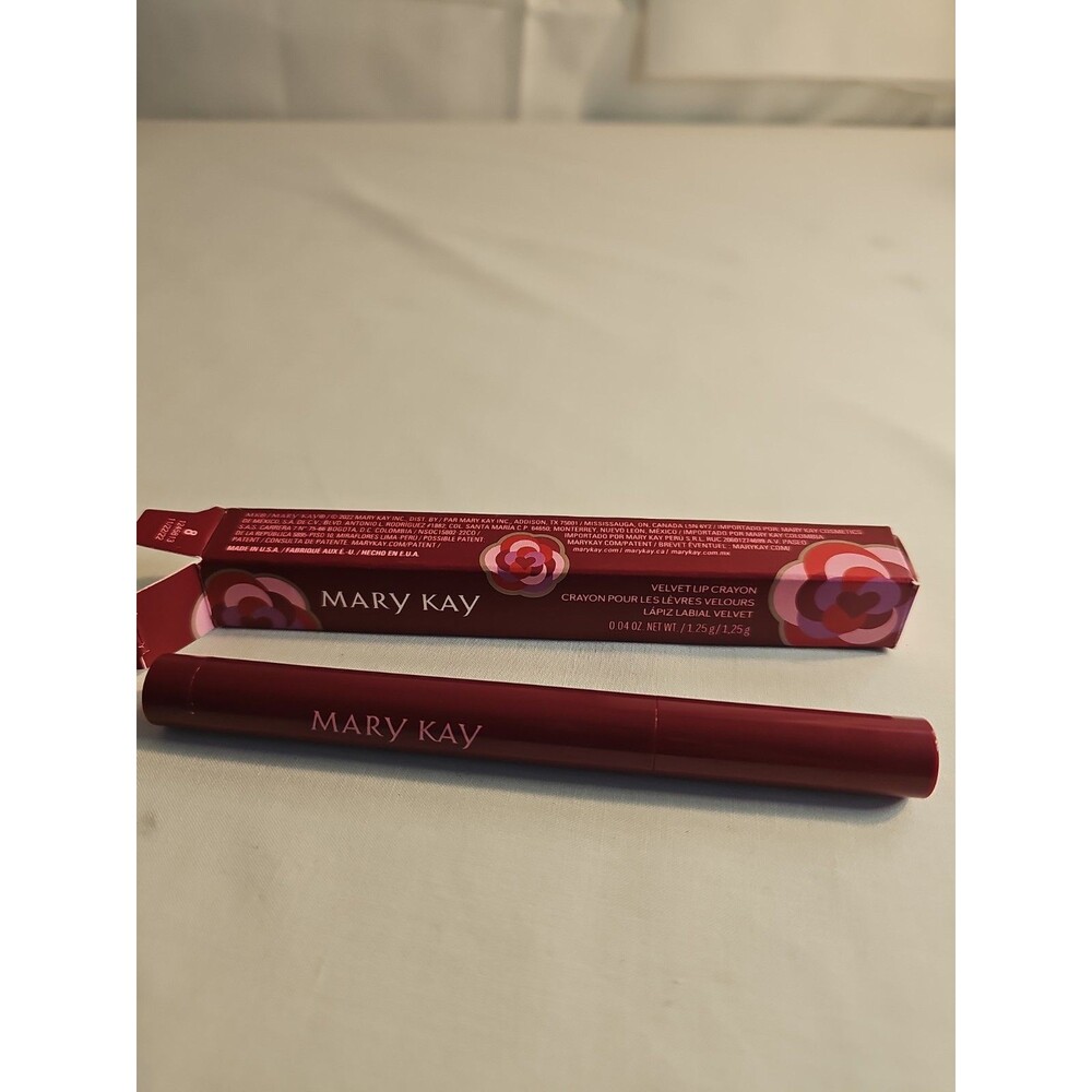 NIB Mary Kay Velvet Lip Crayon Vsnry Pink 208941